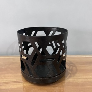 Portavelas Moderno de Metal Negro con Diseño Geométrico, Portavelas Decorativo para Decoración del Hogar - Product Image 1