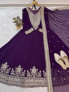 ชุดเดรสยาวแบบ Anarkali ผ้าจอร์เจตต์หรูหรา ปักลายดิ้นทองหนัก  ชุดคุर्ติสำหรับงานแต่งงานแบบอินเดียและปากีสถาน ชุดสัลวาร์สำหรับงานปาร์ตี้ - Product Image 3