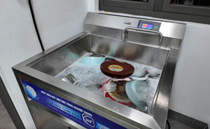 Lave-vaisselle industriel à ultrasons Rama RB800 121L avec chauffage pour cuisines commerciales - Product Image 6