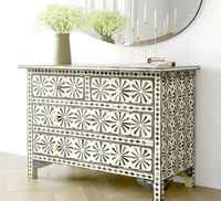 Table console Belladec artisanale en os incrusté, écologique, avec boutons en laiton, design moderne, meuble de rangement de luxe pour la maison