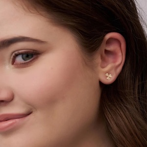 Boucles d'oreilles clous trèfle pavé de diamants 14K, fabricant de bijoux sur mesure, diamants de clarté E/F - VVS/VS, boucles d'oreilles clous triple trèfle - Product Image 2