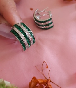 Elegantes pendientes Kundan auténticos, pendientes chapados en oro de la mejor calidad para mujeres, ropa tradicional, ropa de boda, para mujeres y niñas. - Product Image 3