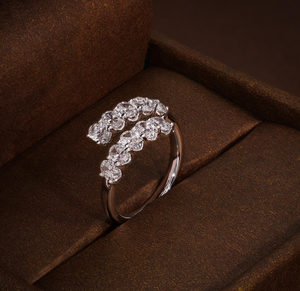 แหวนเงินแท้ 925 ประดับเพชรเลี้ยงในห้องปฏิบัติการ ดีไซน์หรูหราสำหรับผู้หญิง เหมาะสำหรับงานแต่งงาน - Product Image 2