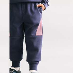 Survêtement enfant 2 pièces en molleton 100% coton, coupe color block, avec sweat à capuche et pantalon respirant, effet délavé personnalisé, idéal pour l'hiver - Product Image 3