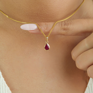 Fournisseur en gros de pendentifs minimalistes en forme de goutte d'eau en rubis 100% naturel pour femmes, en or jaune véritable 14 carats, bijoux les plus vendus - Product Image 4