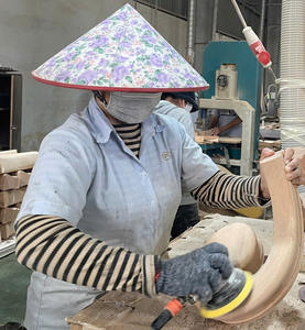 Capuchons de poteau d'escalier traditionnels en chêne blanc, écologiques, durables et personnalisables, de EFS Thanh Nghia pour escaliers - Product Image 5