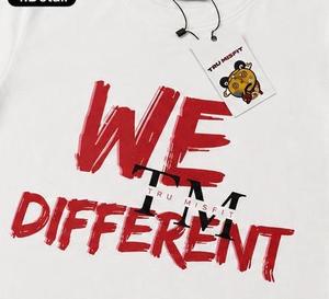 T-shirt en coton blanc à manches courtes pour homme avec imprimé de dessin animé, col rond, coupe classique, style décontracté - Product Image 5