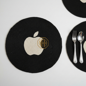 Napperons de table ronds en satin perlé de luxe faits à la main, colorés, pour la restauration – Fournisseur en gros - Product Image 1