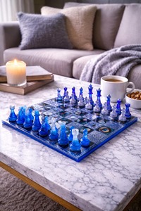 Jeu d'échecs moderne en résine écologique fait main, pièces de luxe, plateau de jeu personnalisable, artisanat en résine - Product Image 3