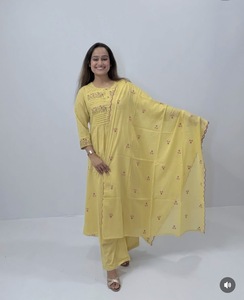 Conjunto de Kurta Elegante de 2 Piezas para Mujer, en Algodón Amarillo Tejido con Bordado, Corte Holgado, con Pantalones y Dupatta, para Uso Diario en Todas las Temporadas - Product Image 2