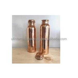 Bouteille en cuivre martelé élégante ayurvédique a bénéficié d'une bouteille 100% pure et étanche polie à la main fabrication indienne - Product Image 2