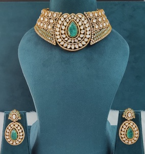 Ensemble de colliers de qualité supérieure, allure luxueuse, parfait pour les mariages, les occasions festives, les tenues de soirée, convient aux tenues ethniques et occidentales. - Product Image 5