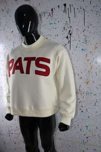 Sudadera PATS CREAM con cuello alto, 100% roja, con apliques bordados, cuello ancho, hilos finos - Product Image 4