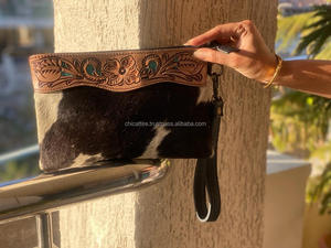 Pochette en cuir usinée à la main sculpture en cuir véritable pochette portefeuille en cuir occidental portefeuilles uniques et élégants pour femmes - Product Image 2