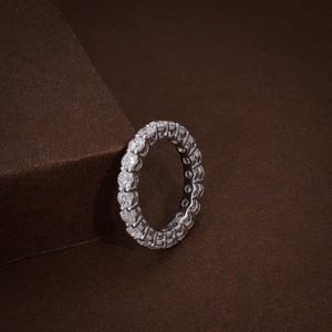 แหวนเพชรทรงกลมเจียระไนแบบสปาร์คลี่ ฝังเต็มวง สำหรับทุกเพศ ทำจากทองคำขาว 10K เหมาะสำหรับเป็นของขวัญแทนคำมั่นสัญญาสำหรับคู่รัก - Product Image 3