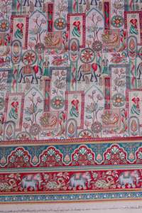 Tela de viscosa pura con estampado étnico jacquard y borde de elefantes para material de vestido Kurti de diseñador. - Product Image 3