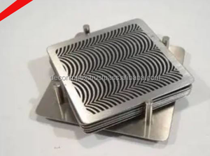 Dessous de verre en laiton en acier inoxydable de qualité supérieure avec logo personnalisé en laiton Sous-verres martelés en laiton plaqué or - Product Image 2