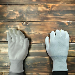 Guantes blancos de PU transpirables antideslizantes de calibre 13 con alta visibilidad, buen agarre y propiedades antiquímicas, talla única - Product Image 1