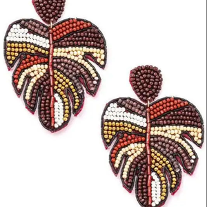 Pendientes de Moda con Diseño Nuevo para Mujer, Color Personalizado, Forma de Corazón, Pendientes de Alta Gama de la India para Mujer - Product Image 1