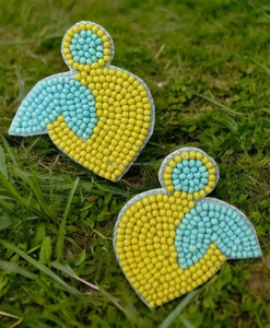 ต่างหูลูกปัดลายดอกไม้โบฮีเมียนรูปทรงนามธรรม สีเหลืองสีน้ำเงิน เครื่องประดับลูกปัดทันสมัย โดดเด่นมีสไตล์ แฟชั่น - Product Image 1