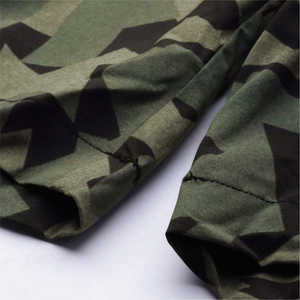 Pantalones Cortos Deportivos de Malla de Poliéster Premium Transpirable con Estampado por Sublimación para Hombre, Ropa Deportiva Informal de Secado Rápido y Alta Calidad - Product Image 4