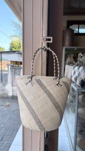 Bolso Tote de Paja Tejida Estilo Bohemio con Bordado, el Más Vendido en Indonesia, Canasta de Compras Abierta, Color Sólido, Poliéster - Product Image 4