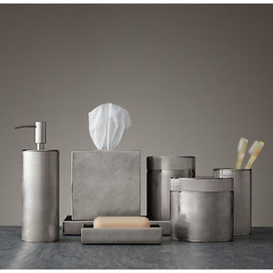 Ensemble de salle de bain haut de gamme doré pour hôtels, finition métallique côtelée, comprenant distributeur de savon, gobelet, boîte à mouchoirs et porte-savon, anti-poussière - Product Image 3