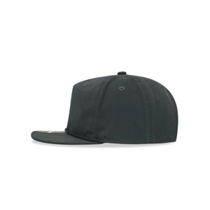 Gorra de 5 paneles con visera plana, impermeable, de nylon, sin estructura, con cierre a presión, logotipo bordado en 3D personalizado, OEM ODM, para hombre y mujer - Product Image 2
