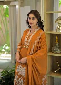 Ensemble Kurti traditionnel pour femmes en coton moutarde brodé, séchage rapide, avec pantalon et dupatta, coupe régulière, longueur genou, toutes saisons, décontracté, Inde - Product Image 4