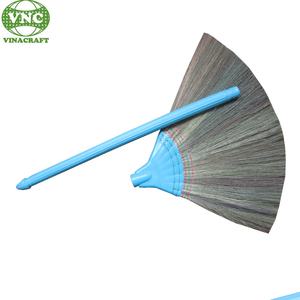 Escoba de hierba ecológica de marca de Vietnam con palo de escoba de hierba de mango largo, limpieza de uso doméstico estándar internacional - Product Image 2