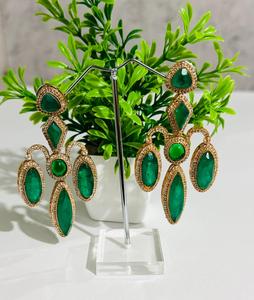 Pendientes Largos Geométricos de Lujo con Aspecto de Gema Verde Oscuro, Chapados en Oro, con Pedrería, Joyería de Moda para Mujer, Novia - Product Image 1