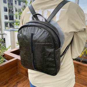 Mochila de cuero genuino hecha a mano personalizada para portátil de alta calidad unisex vintage de cuero de vaca personalizada - Product Image 2