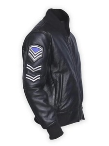 เสื้อแจ็คเก็ตบอมเบอร์หนังสีดำลายธงชาติอเมริกัน - Product Image 4