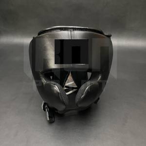 Set de Boxeo Personalizable de Alta Calidad, Protector de Cabeza y Mejillas, Cuero Vacuno Genuino, Acolchado Grueso de 4 Capas, Agarres para Manos - Product Image 3