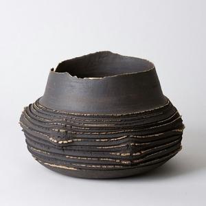 Vase en métal de luxe pour la décoration de la maison |   Vase décoratif en laiton artisanal pour l'aménagement intérieur des hôtels, qualité d'exportation - Product Image 2