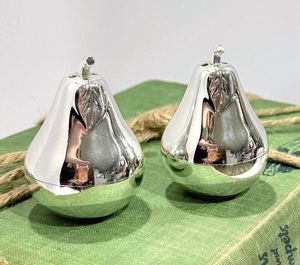 Ensemble de salières et poivrières décoratives en métal de luxe moderne pour table à manger et comptoir de cuisine - Product Image 4