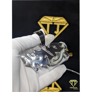 Colgante Personalizado con Nombre 'RUSH' en Diamantes Moissanite VVS, Plata de Ley 925, Estilo Hip Hop, por Trisha Jewels - Product Image 5