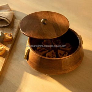 LUXURYCRAFTS Boîte à chapati en bois classique élégant fait à la main ustensiles de cuisine décoratifs pour la maison boîte à roti en bois à un prix abordable - Product Image 3