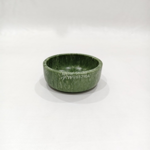 Plateau de service moderne en résine vert sauge avec texture organique pour une cuisine élégante et une hospitalité de qualité supérieure - Product Image 3