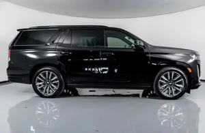 Nuevas <span class=keywords><strong>Ofertas</strong></span> para SUV CADILLAC-ESCALADE V-SERIES 2025 USADO, en Buen Estado, Transmisión Automática, Asientos con Interior Claro, Tracción en las Cuatro Ruedas - Product Image 2