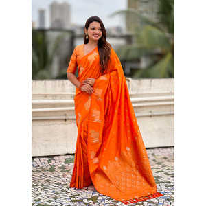 Sari tissé double zari Elite Weaves en orange avec bordure Nandi, soie douce 700g pour tenue de soirée - Product Image 1