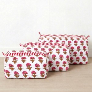 Sac de toilette en coton en gros pour femmes, trousse de maquillage de voyage, pochette personnalisée faite à la main avec monogramme floral matelassé - Product Image 4