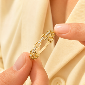 Anillo de Diamantes con Cadena de Eslabones y Diamantes de Laboratorio de Corte Brillante de 0.20ct, Oro de 14K/18K, Anillo de Boda Minimalista Apilable - Product Image 3