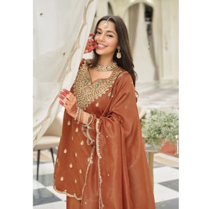 Ensemble Sharara Kurti de créateur avec dupatta pour femme – Tenue ethnique tendance pour mariages et événements - Product Image 1