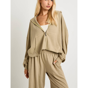 Ensemble de survêtement polaire 2 pièces pour femme, grande taille, hiver, effet délavé et usé, avec sweat à capuche et pantalon de survêtement – Vente en gros - Product Image 3