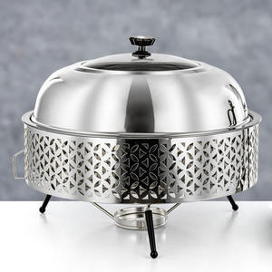 Plat à chafing rond en acier inoxydable avec design découpé au laser, chauffe-plat de buffet avec couvercle en verre et support à combustible pour événements hôteliers et traiteur - Product Image 1