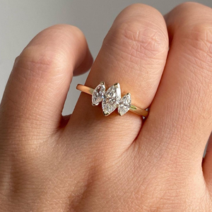 Anillo de diamante cortado de Marquise de moissanita de 1,75 quilates más vendido en anillo de joyería original con ajuste de punta de oro amarillo de 18K - Product Image 1