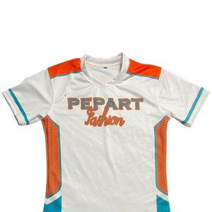 บริการ OEM ชุดยูนิฟอร์มฟุตบอล/รักบี้ฤดูร้อนแบบสั่งทำพิเศษ พร้อมชื่อ/หมายเลขทีม  ผ้าทวิลล์พิมพ์ลายแบบซับลิเมชั่น ผ้าโพลีเอสเตอร์ยืดหยุ่น 100% แห้งเร็ว - Product Image 2