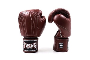 Guantes de Boxeo Ligeros Antideslizantes de Cuero Genuino Personalizados Twins Premium para Entrenamiento, Sparring y Competición - Unisex Profesional - Product Image 5