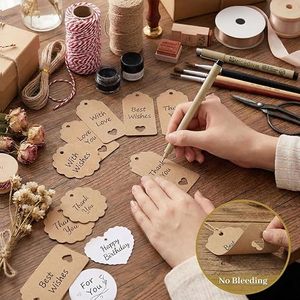 Étiquettes en papier découpées sur mesure en forme de cœur, finition mate marron et blanc, pour l'étiquetage des vêtements avec ficelle, emballage écologique - Product Image 4